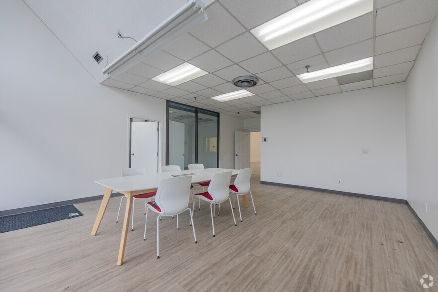 More Photos Of 50-70 Novopharm Ct, Toronto Warehouse For Sale