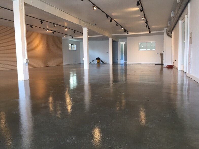 More Photos Of 38 Laurel Mountain Rd, Mammoth Lakes Storefront Retail Office For Sale