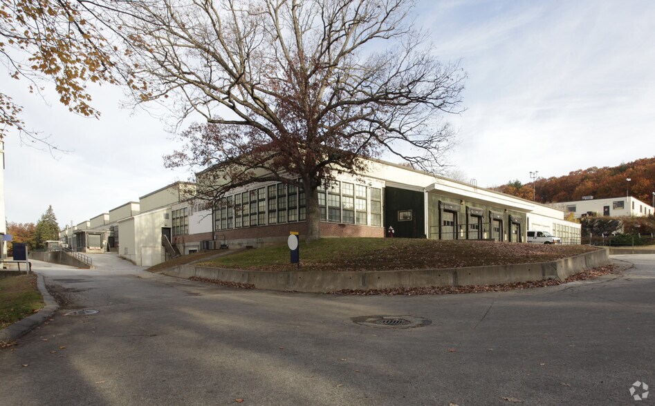 More Photos Of 35 Optical Dr, Southbridge Warehouse For Sale