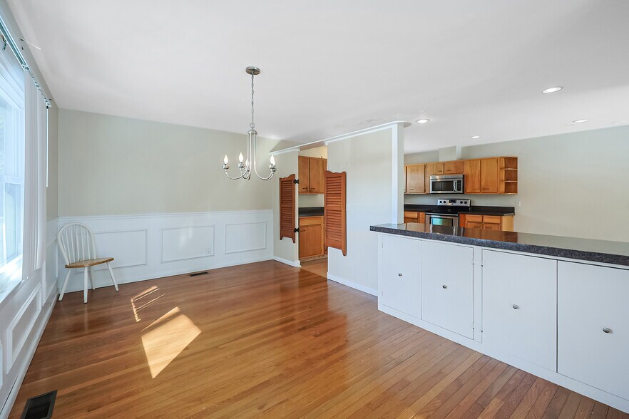 More Photos Of 338 Church St, Whitinsville Medical For Sale