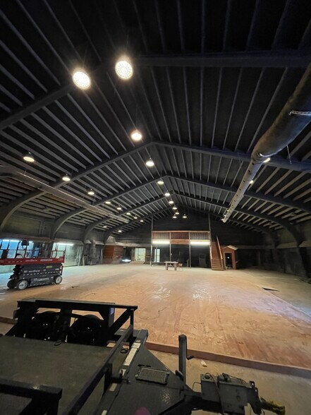 More Photos Of 10411 S US Highway 79, Palestine Warehouse For Sale