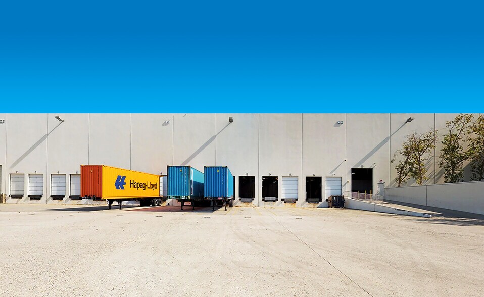 More Photos Of 10535 Red Bluff Rd, Pasadena Distribution For Lease