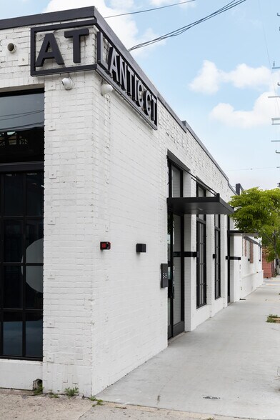 More Photos Of 718-726 Mateo St, Los Angeles Storefront Retail Office For Lease