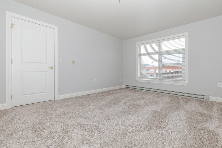 More Photos Of 1027 Washington Ave, Golden Apartments For Lease