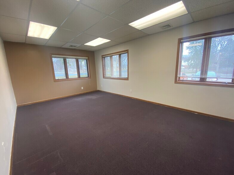 More Photos Of 299 Coon Rapids Blvd NW, Coon Rapids Office For Lease