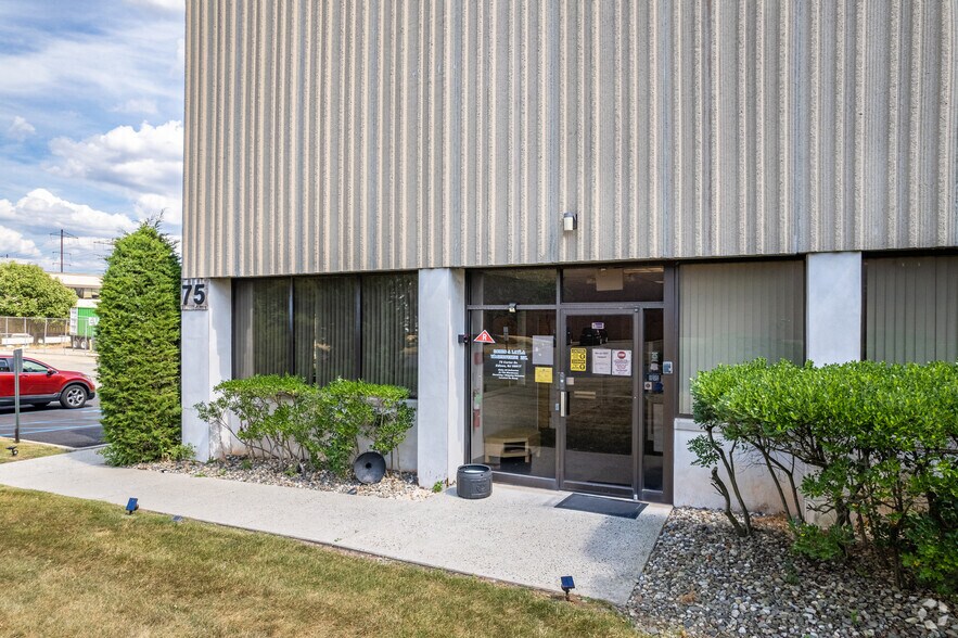 More Photos Of 75 Carter Dr, Edison Warehouse For Lease