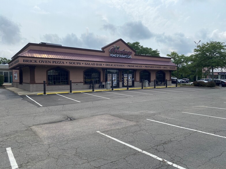 More Photos Of 1161-1165 Old Country Rd, Plainview Unknown For Lease