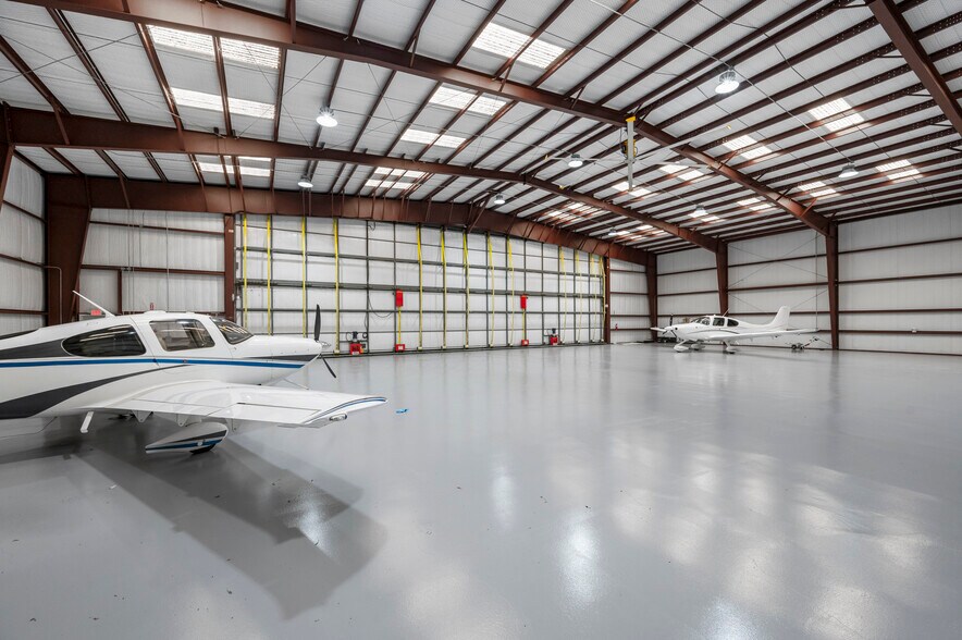 More Photos Of 1438 Airport Blvd, Mesquite Specialty For Sale