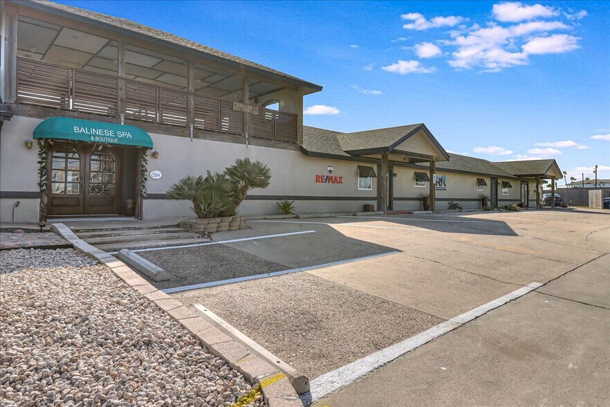 More Photos Of 121 Cut Off Rd, Port Aransas Office For Sale