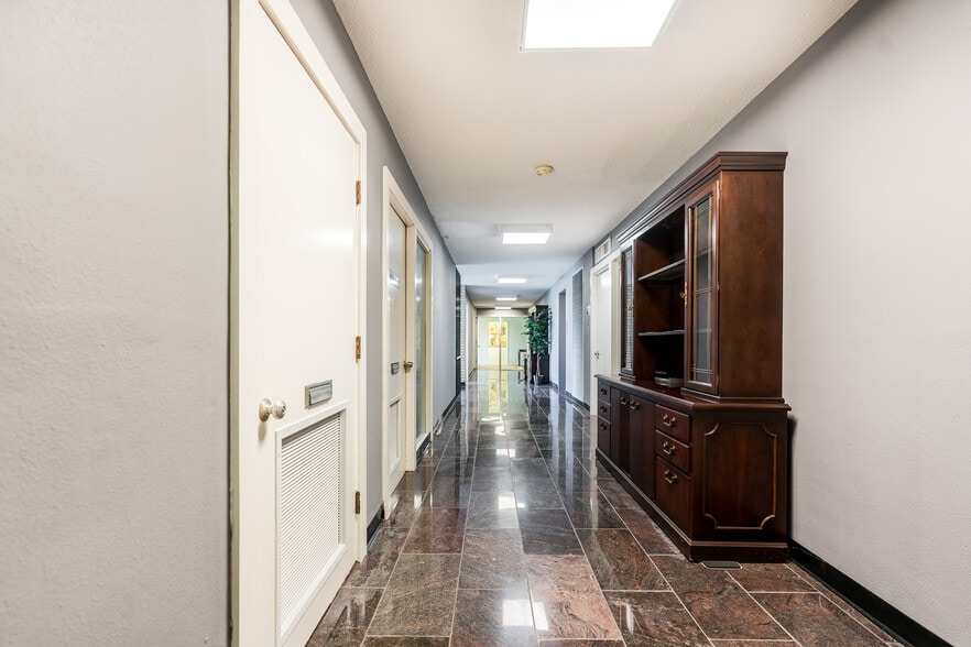 More Photos Of 622 Kempner, Galveston Loft Creative Space For Lease