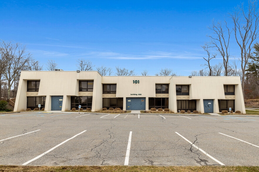 Primary Photo Of 101 S Bedford Rd, Mount Kisco Medical For Sale