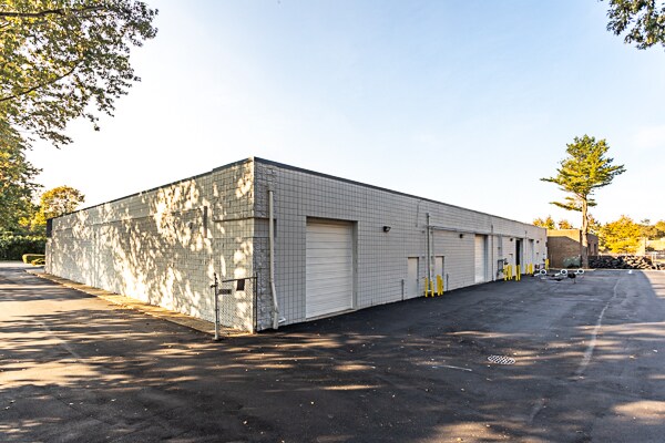 More Photos Of 805-815 Middle Country Rd, Saint James Storefront For Lease