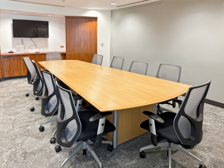 More Photos Of 11921 Freedom Dr, Reston Coworking Space