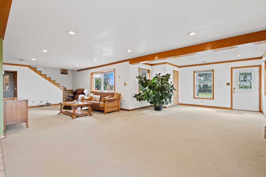 More Photos Of 2507 E 1100 N, Demotte Apartments For Sale