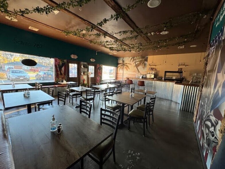 More Photos Of 318 Blooming Grove Tpke, New Windsor Township General Retail For Lease