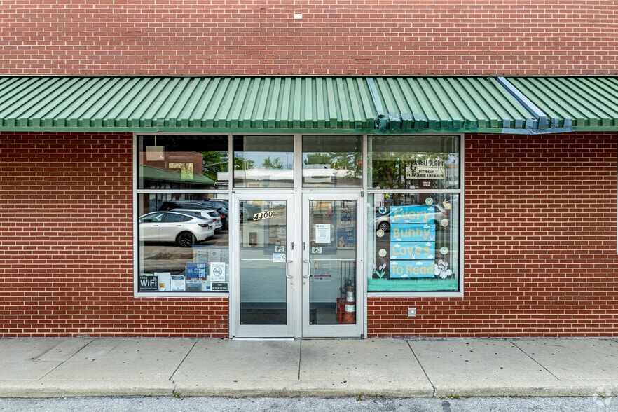 More Photos Of 4300-12 W North Ave, Chicago Freestanding For Sale