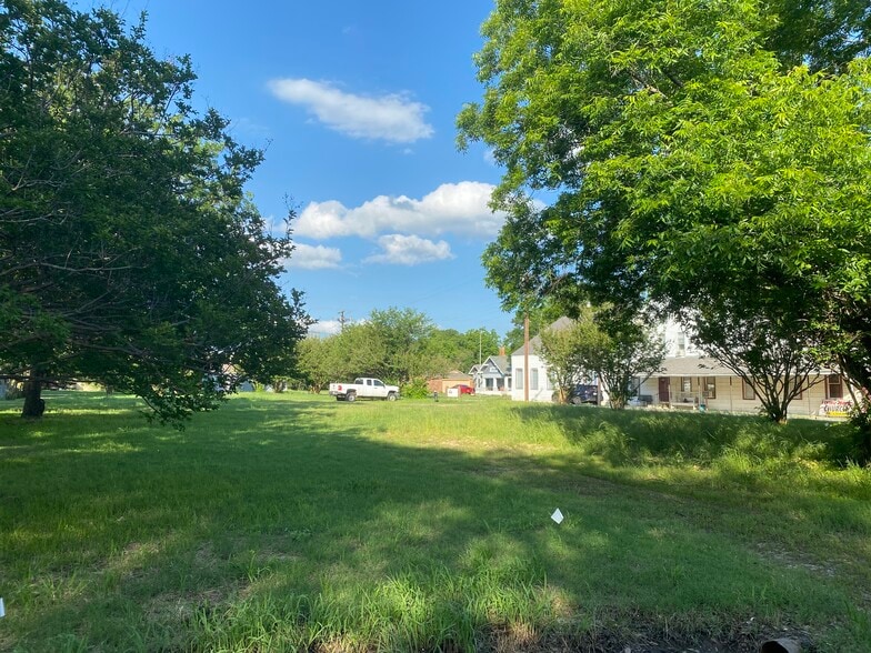 More Photos Of 404 S Adams St, Kemp Religious Facility For Sale