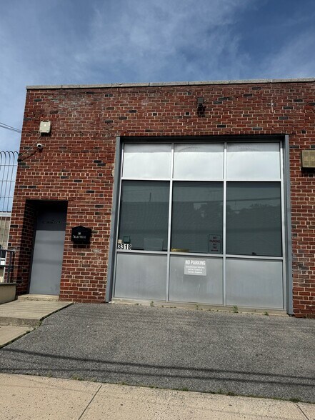 Primary Photo Of 3318 Delavall Ave, Bronx Office For Lease