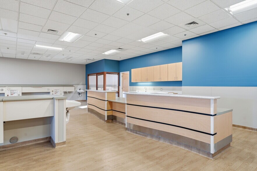 More Photos Of 6825 Burden Blvd, Pasco Medical For Sale