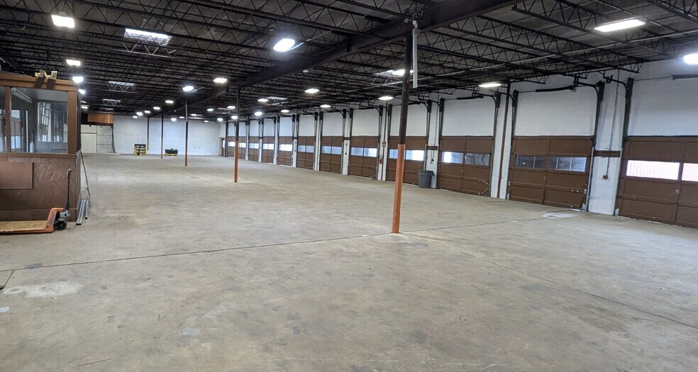More Photos Of 109 Tredco Dr, Nashville Truck Terminal For Lease