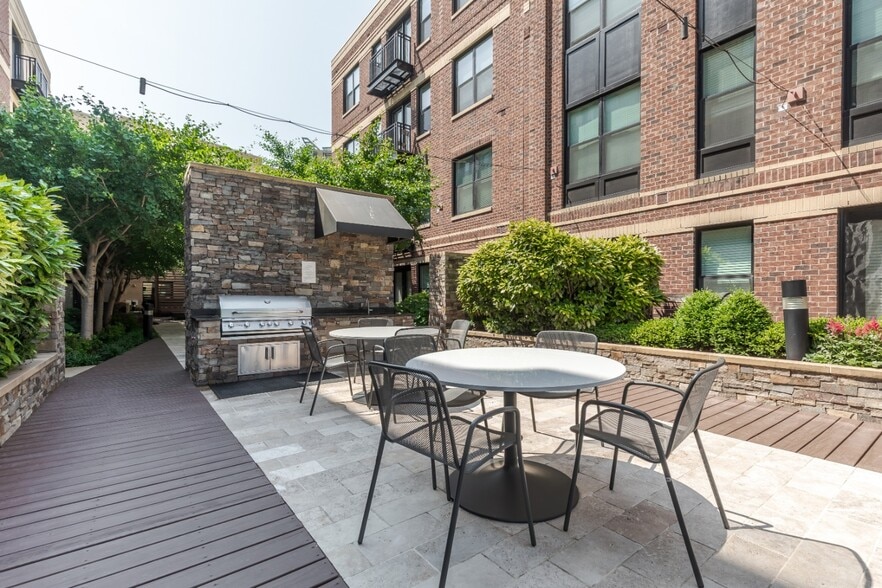 More Photos Of 1919 Clarendon Blvd, Arlington Apartments For Lease