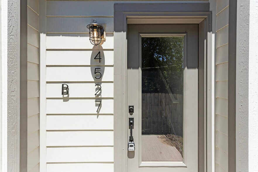 More Photos Of 4527 Forest Avenue, Kansas City Multifamily For Sale