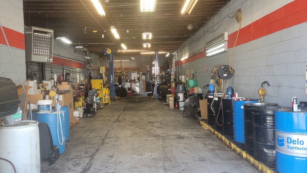 More Photos Of 253-257 Meserole St, Brooklyn Warehouse For Sale