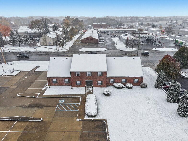 More Photos Of 1026 N Mitthoeffer Rd, Indianapolis Office For Sale