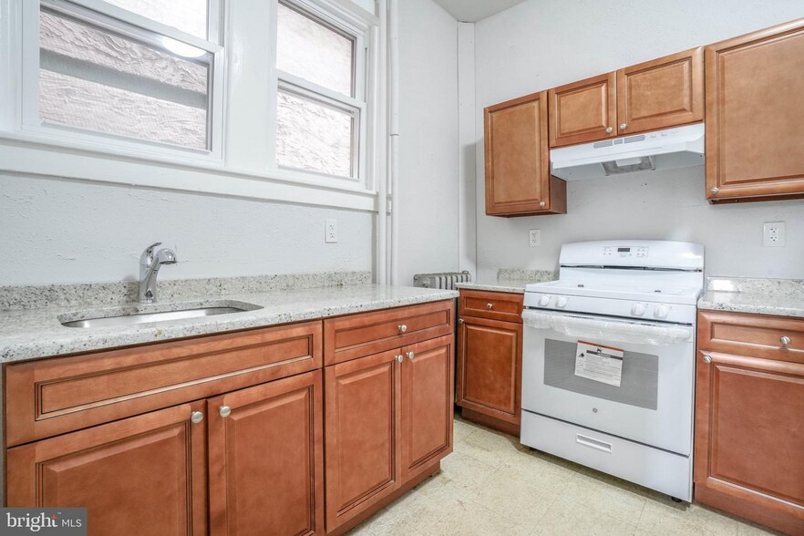More Photos Of 2011 E Allegheny Ave, Philadelphia Apartments For Sale