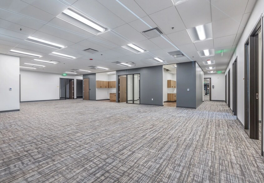 More Photos Of 2929 W Navigator Dr, Meridian Office For Lease