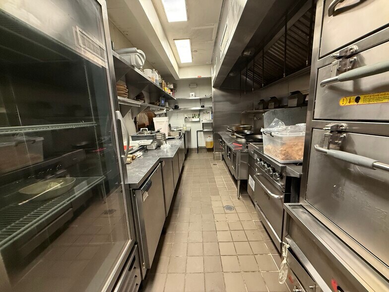 More Photos Of 318 Bedford Ave, Brooklyn Apartments For Lease