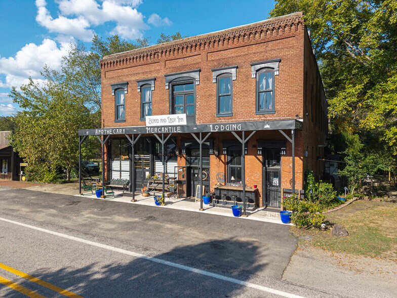 More Photos Of 411 E Front Ave, Chester Hotel For Sale