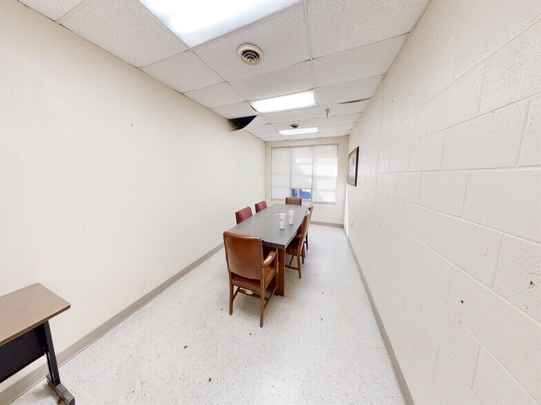 More Photos Of 103 Red Bridge Rd, De Queen Warehouse For Sale