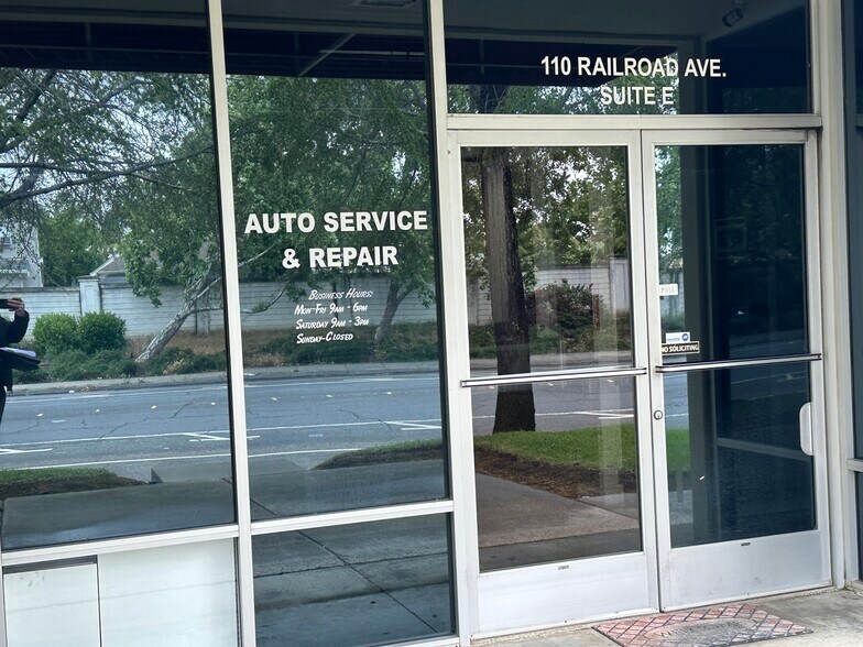 More Photos Of 110 Railroad Ave, Suisun City Flex For Lease