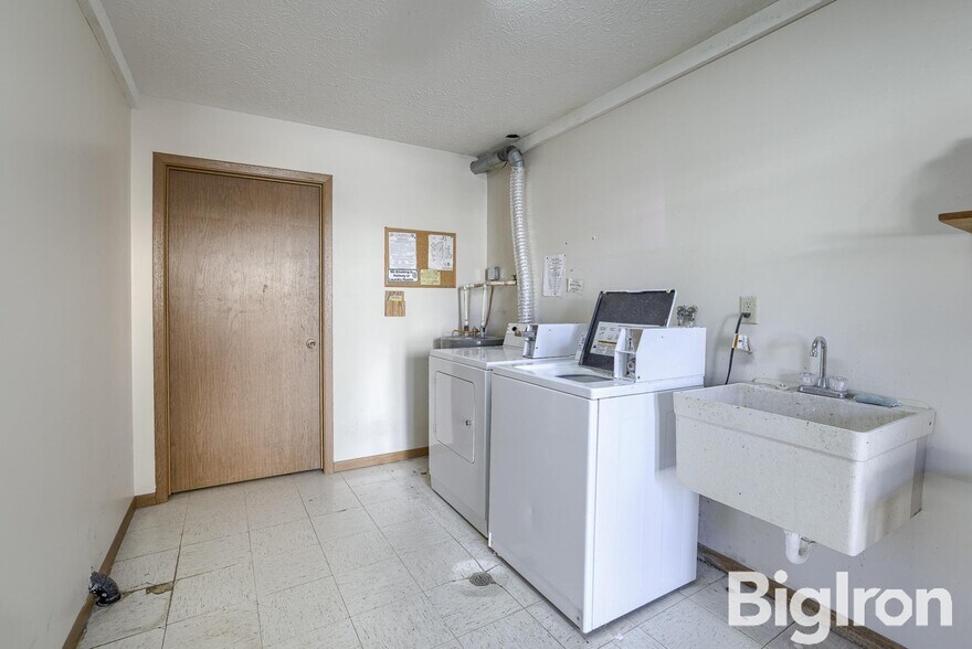 More Photos Of 525 I St, Fairbury Apartments For Sale