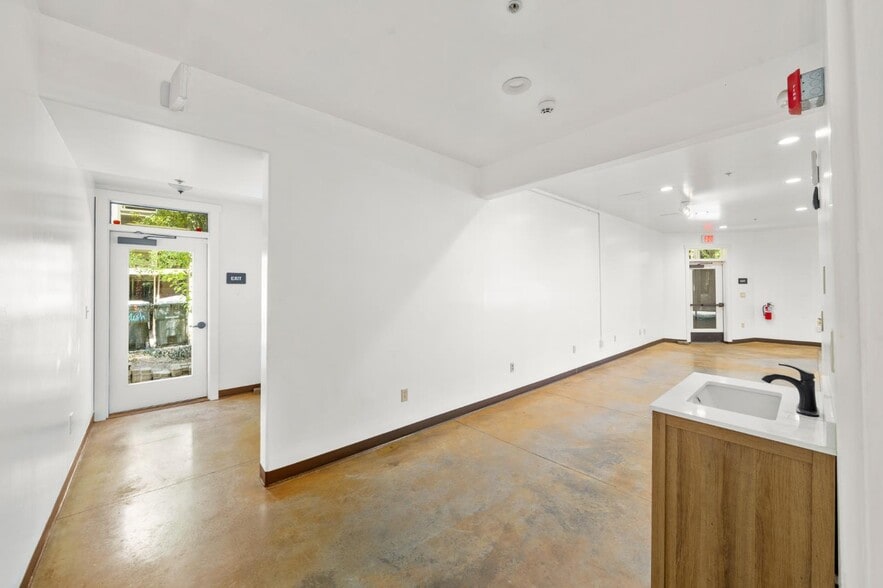 More Photos Of 1304-1306 19th St, Sacramento Office Residential For Sale