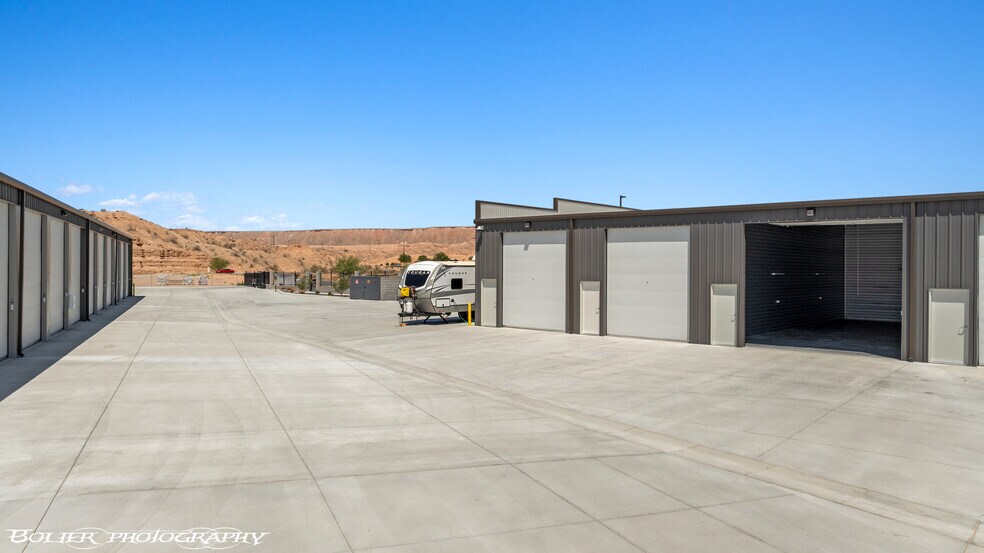 More Photos Of 1300 Pioneer Blvd, Mesquite Self Storage For Sale