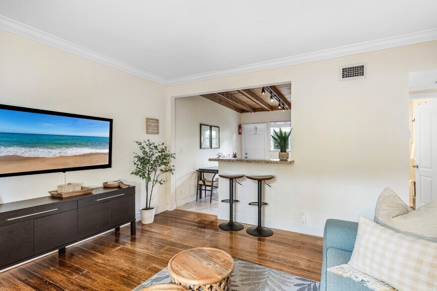 More Photos Of 615-617 NE 9th Ave, Fort Lauderdale Apartments For Sale