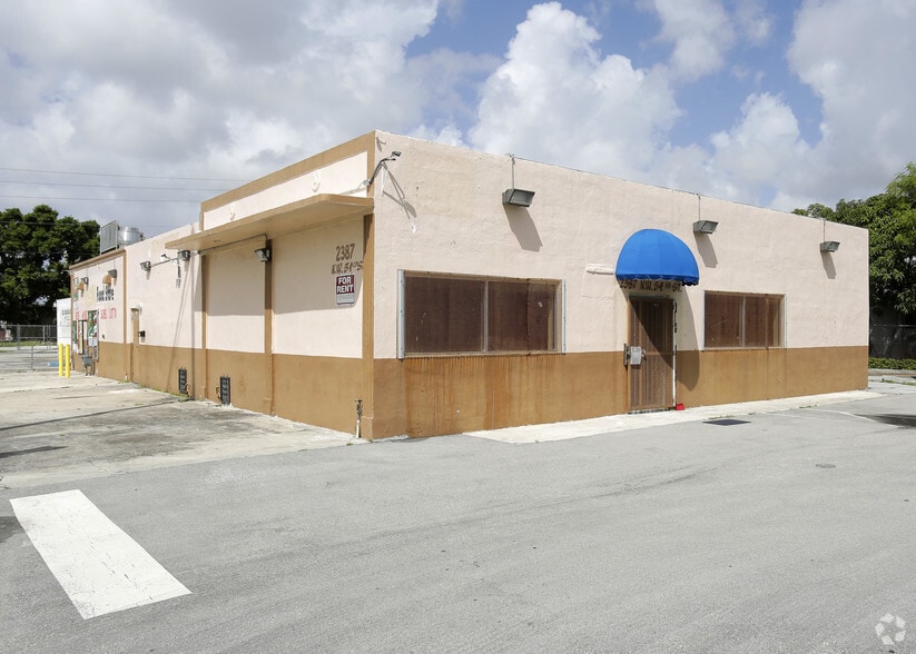 More Photos Of 2381-2389 NW 54th St, Miami Freestanding For Lease
