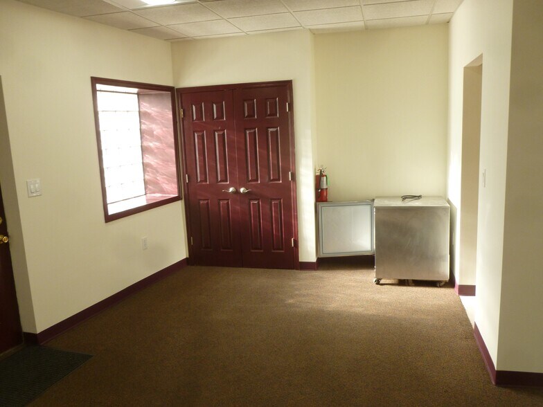 More Photos Of 10 1st St, Lodi Office For Sale