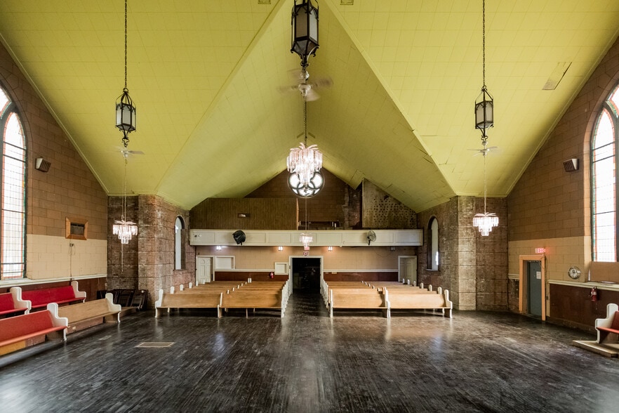 More Photos Of 4103 Cadillac Blvd, Detroit Religious Facility For Sale