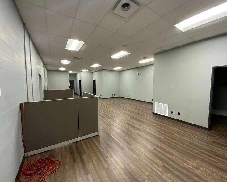 More Photos Of 6029 W Outer Rd, Imperial Freestanding For Sale