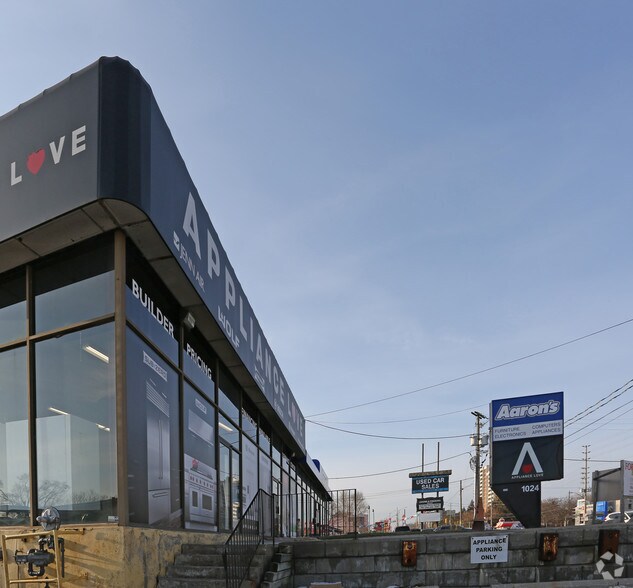 More Photos Of , Mississauga General Retail For Sale
