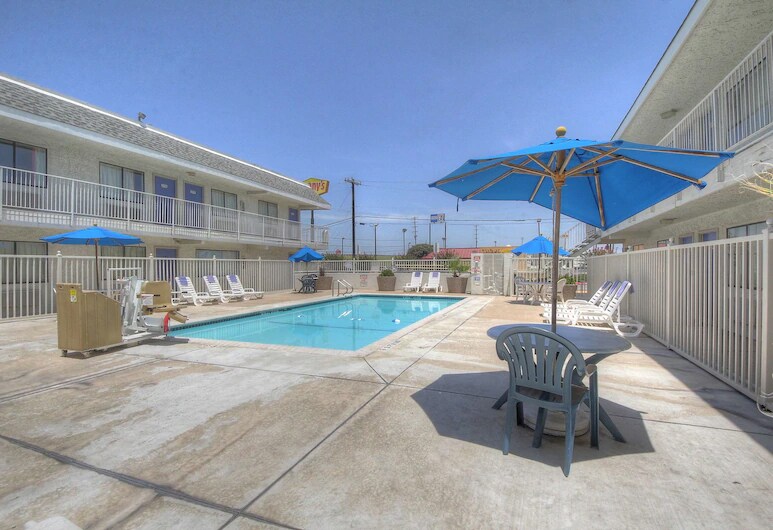 More Photos Of 5522 N Pan Am Expy, San Antonio Hotel For Sale