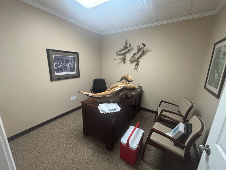 More Photos Of 9151 Youree Dr, Shreveport Distribution For Sale