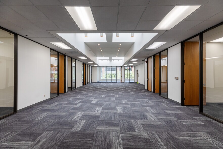 More Photos Of 514-518 SW Sixth Ave, Portland Office For Lease