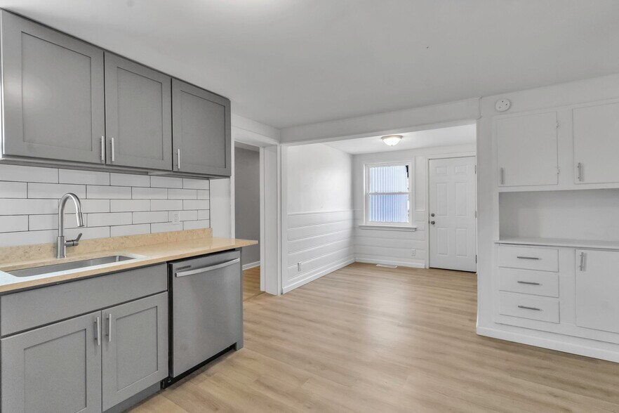 More Photos Of 12482 Broadway St, Alden General Retail For Sale