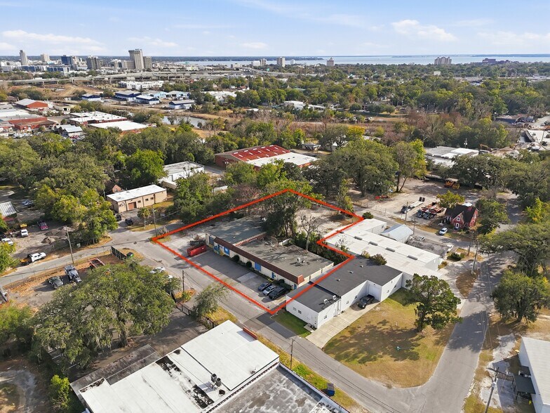 More Photos Of 2406-2410 Harper St, Jacksonville Warehouse For Lease