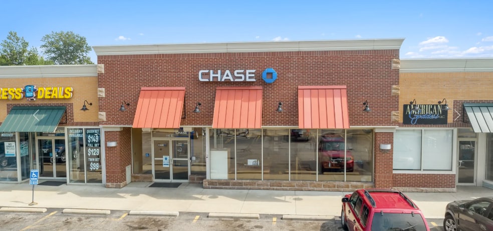 More Photos Of 22800-22840 Lake Shore Blvd, Euclid Supermarket For Sale