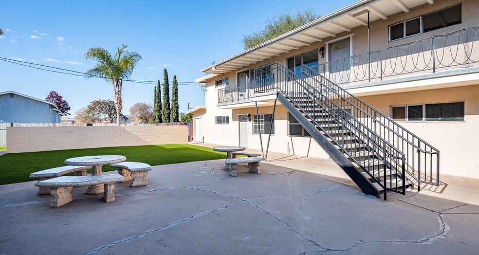 More Photos Of 532 N 1st St, El Cajon Apartments For Sale